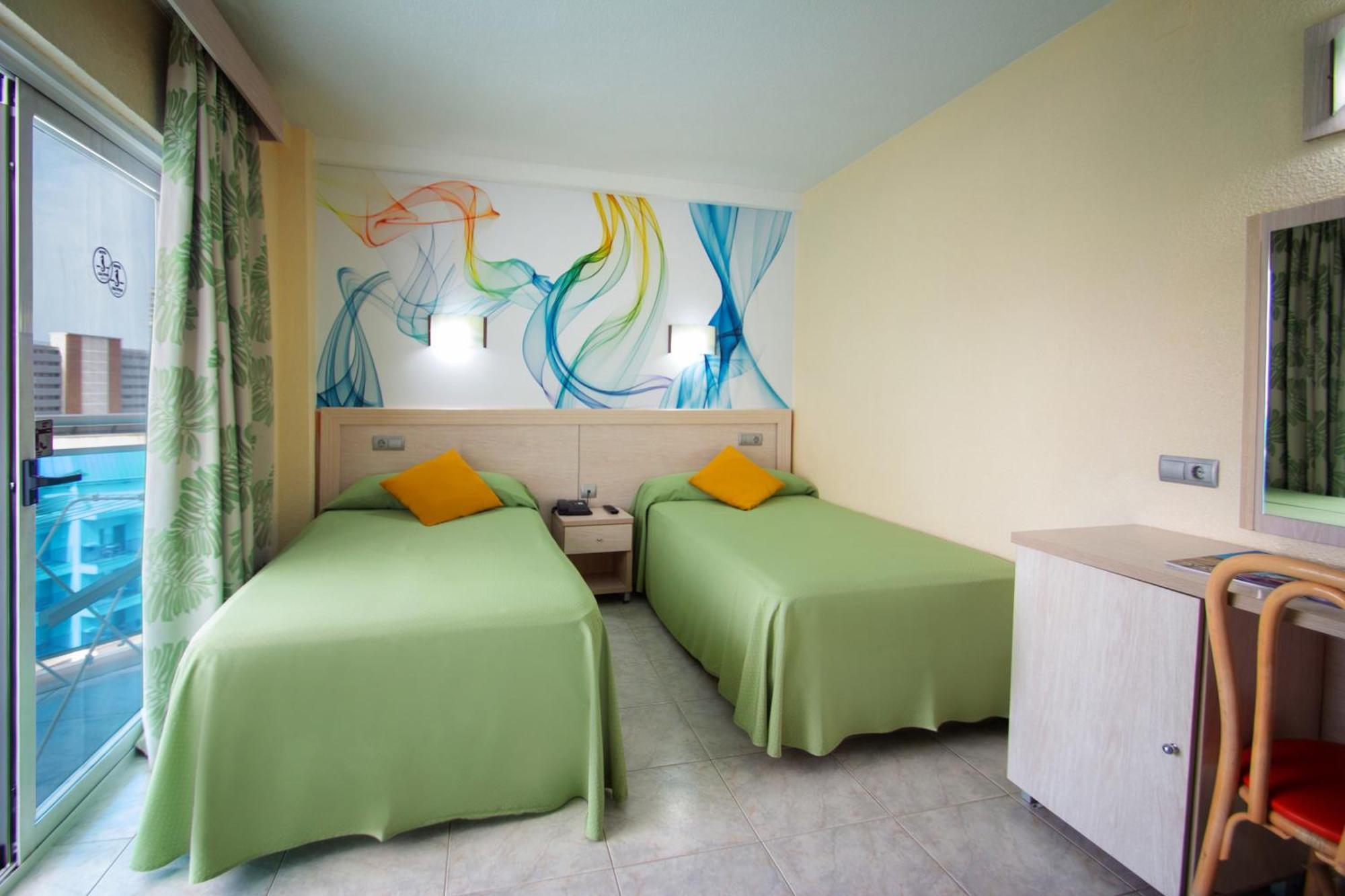Hotel Servigroup Calypso Benidorm Rom bilde
