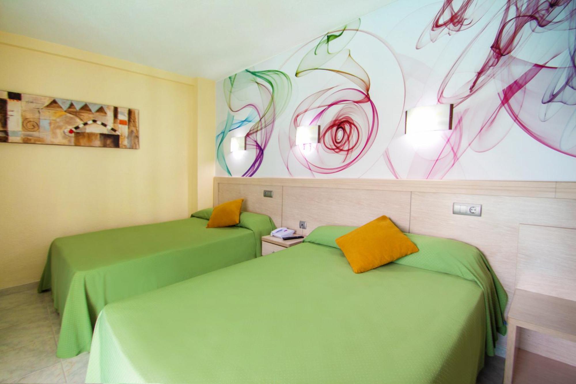 Hotel Servigroup Calypso Benidorm Rom bilde